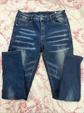 Slim Straight Men’s Jeans in Distressed Dark Blue